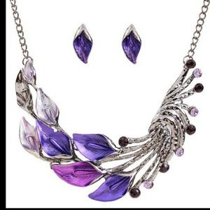 Earring and necklace set